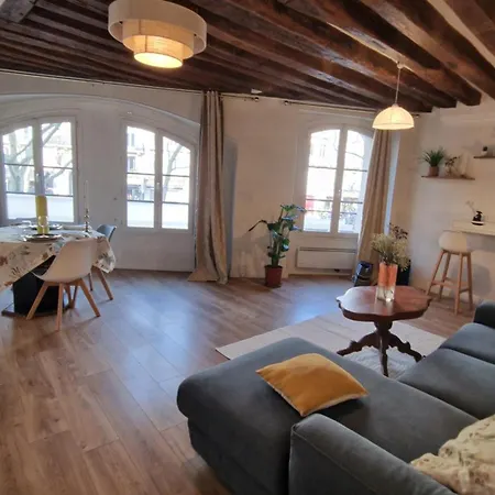 Gare Montoparnasse 2 Mins,,front Metro,gorgeous 2 Bedroom, 76 M2 ,in Center Of St Germain Very Close To Notre Dame Of ,5 Mns Eiffel Tour Parigi