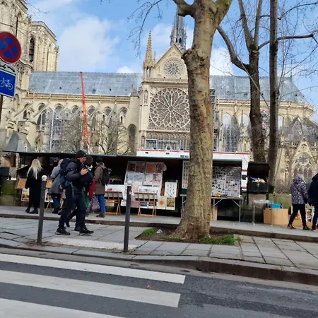 Gare Montoparnasse 2 Mins,,front Metro,gorgeous 2 Bedroom, 76 M2 ,in Center Of St Germain Very Close To Notre Dame Of ,5 Mns Eiffel Tour * Parigi